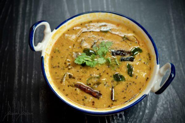 Arachuvitta Sambar