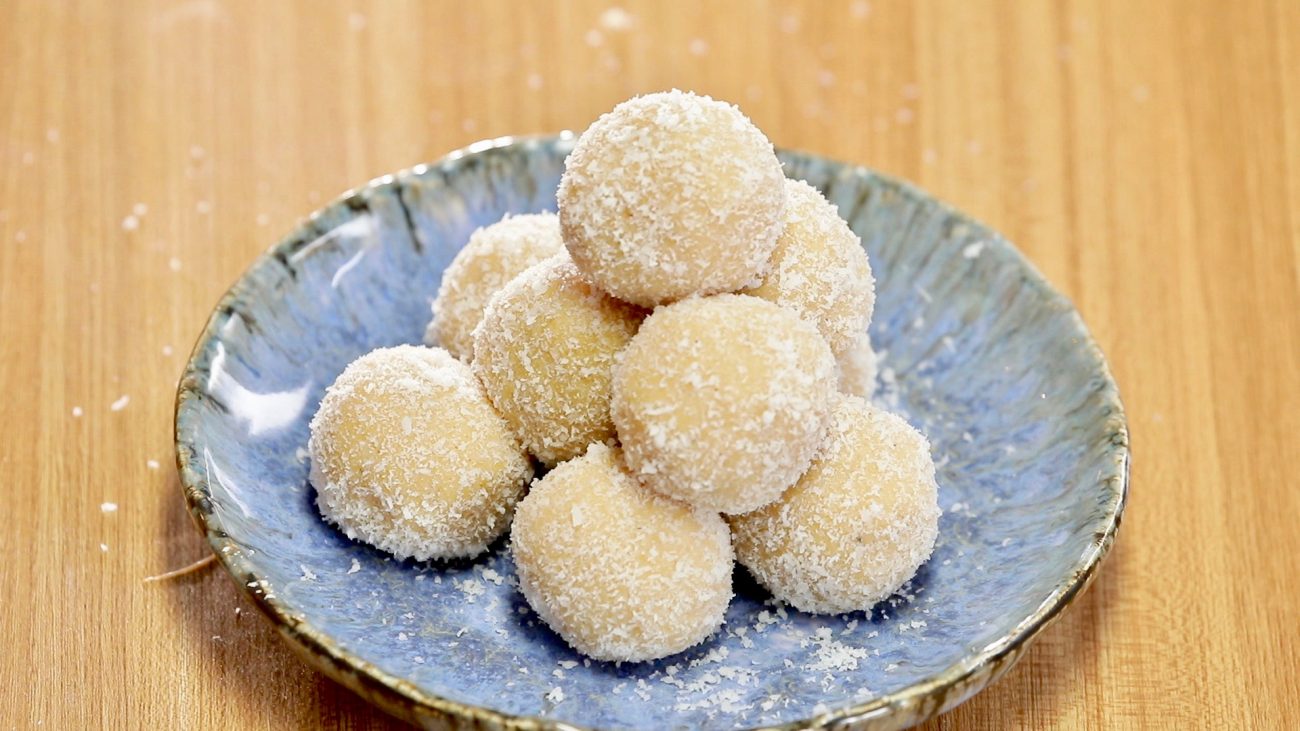 Nariyal Ladoo