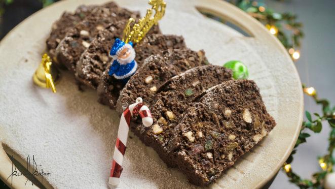 Eggless Christmas Cake