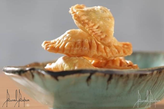 Mawa Gujiya Recipe | Holi Recipe | Festive Dessert Recipe Gujia or Gujjia