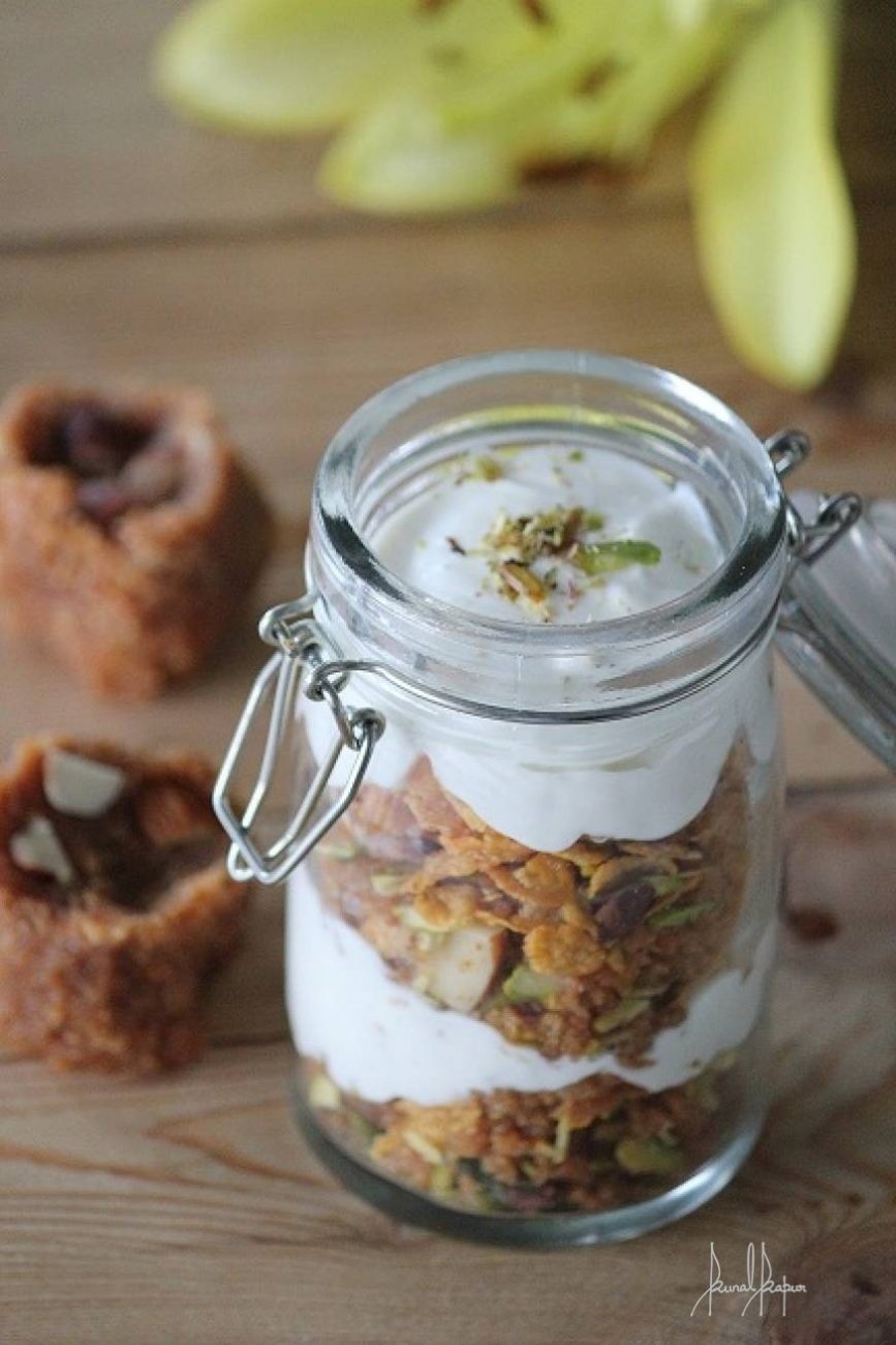 Pinni Srikhand Granola