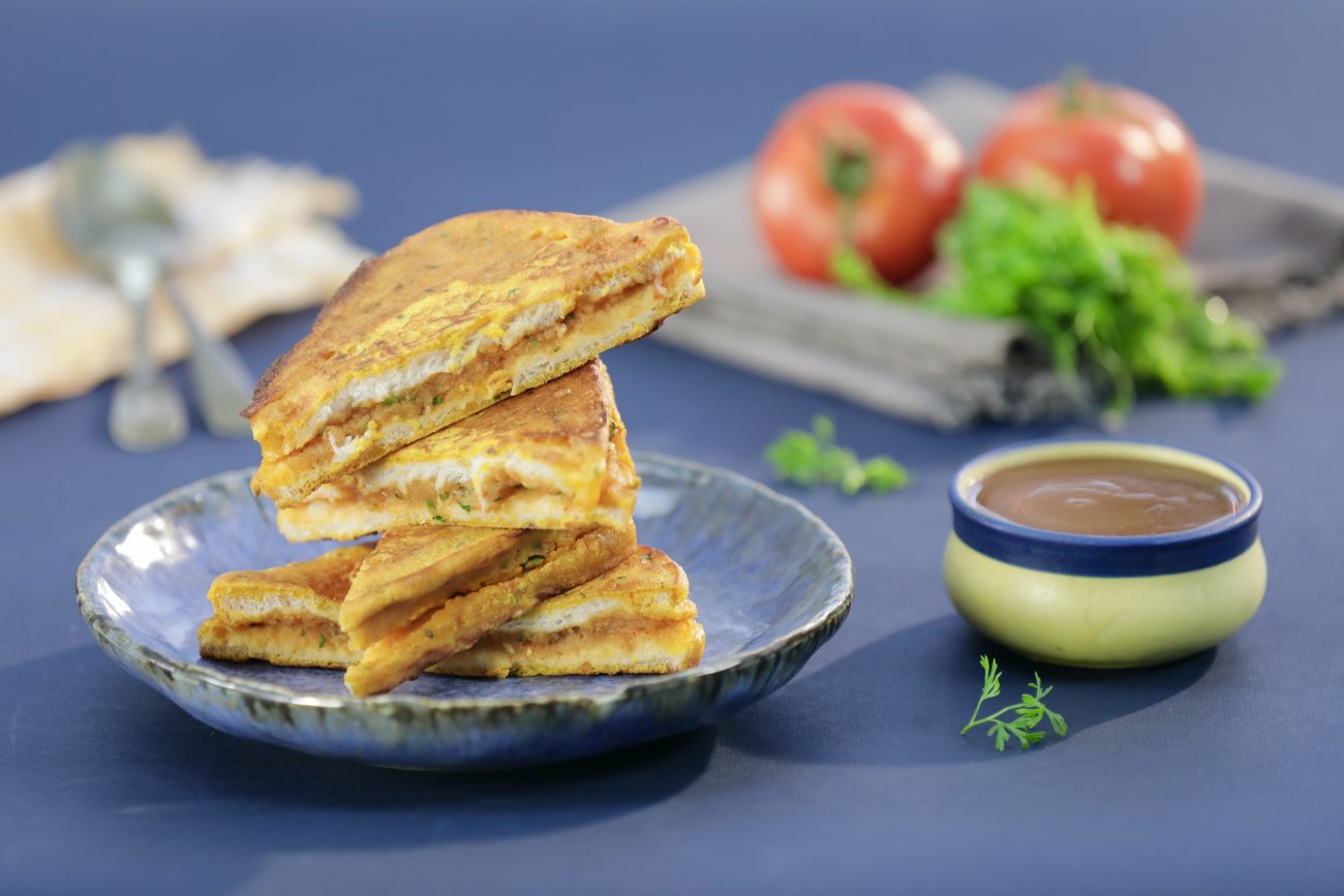 Bread Pakora with Amchoor Chutney