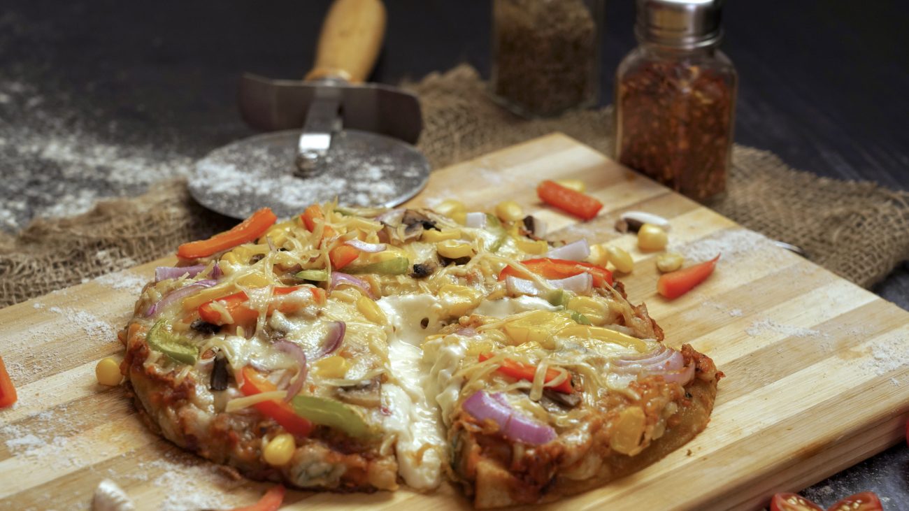 Cheese Burst Chapati Pizza