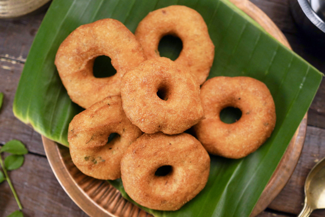 Medu Vada with Inji Chutney