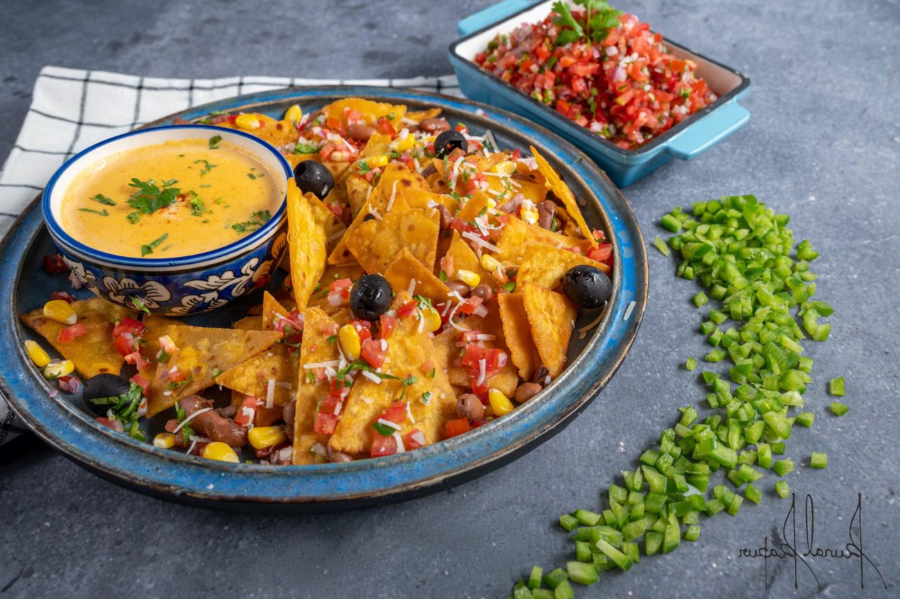 Nachos with Salsa & Cheese Sauce