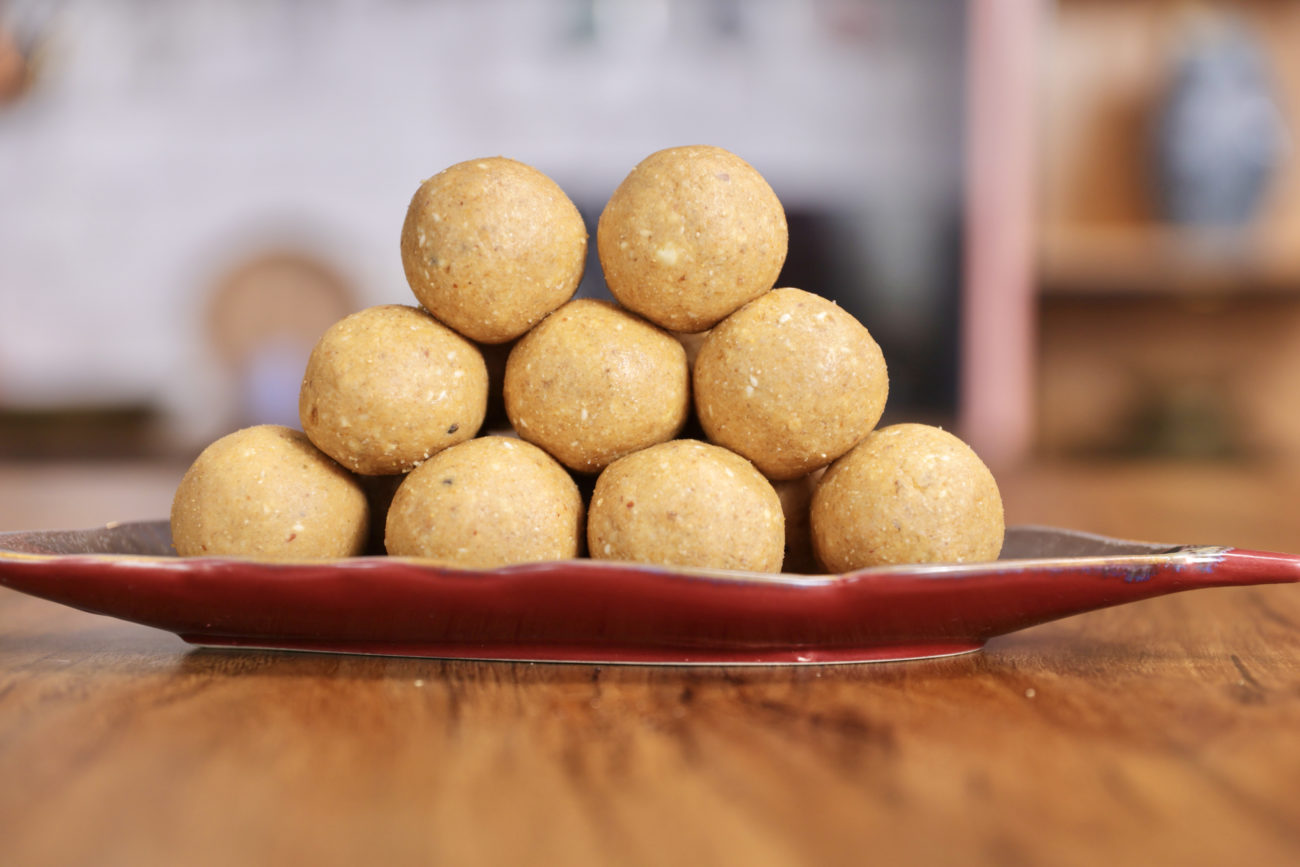 Gaund & Dry Fruit Ladoo