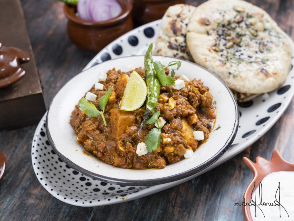 kala chana kulcha