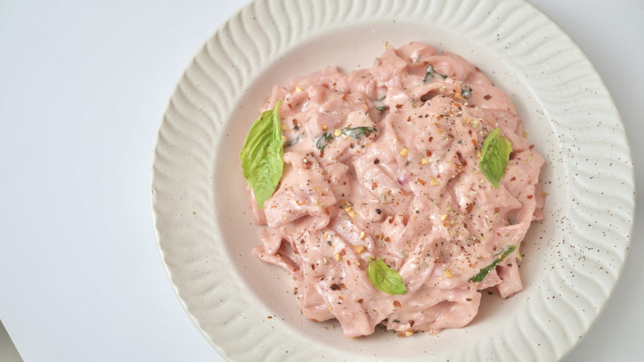 Pink Sauce Pasta | Cheesy Pasta Sauce with Beetroot