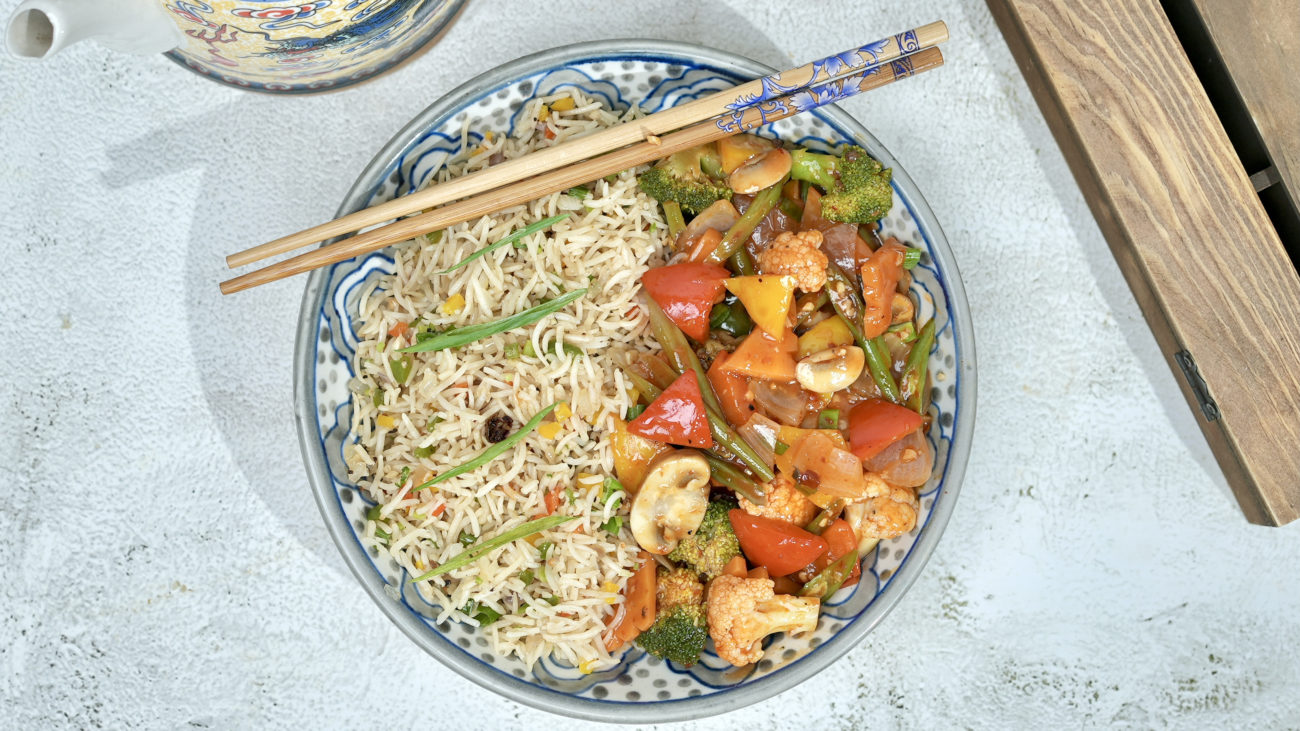 Veg in Schezwan Sauce, Burnt Garlic Fried Rice