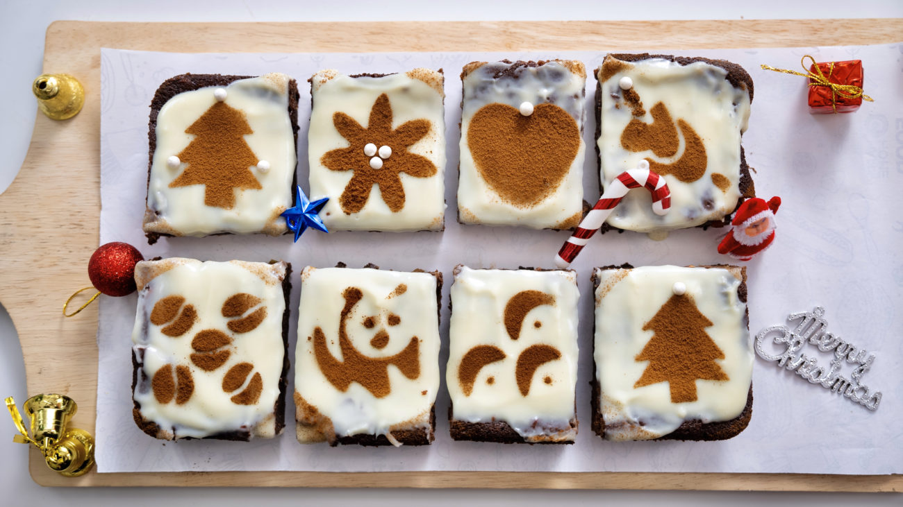 Eggless Christmas Chocolate Brownie, Chocolate Icing