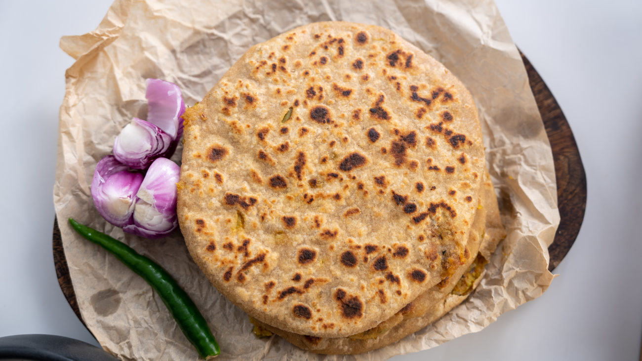 Patta Gobi Paratha | Bathua Ka Raita