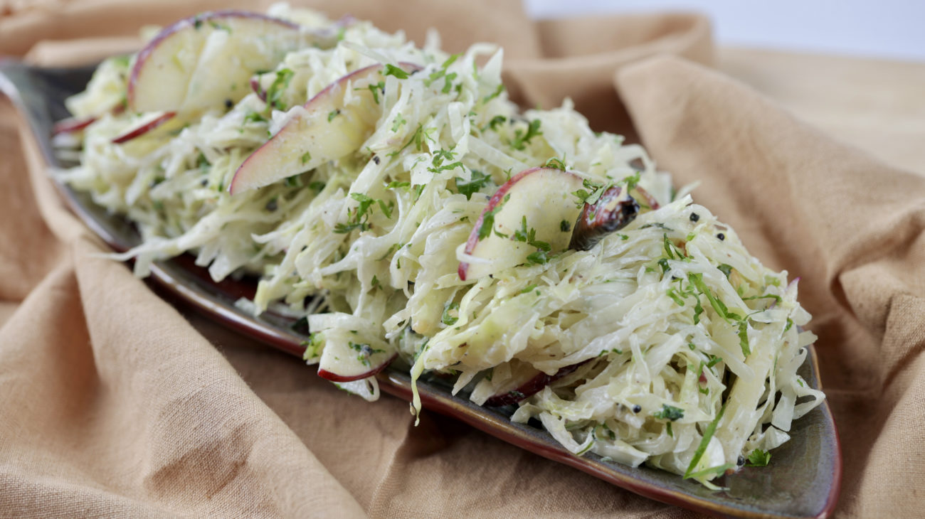 Healthy Cabbage & Apple Salad | Yogurt Dressing | South Indian Style