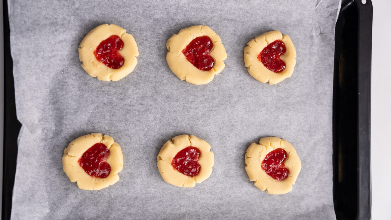 Eggless Jam Cookies (fresh strawberry filling)