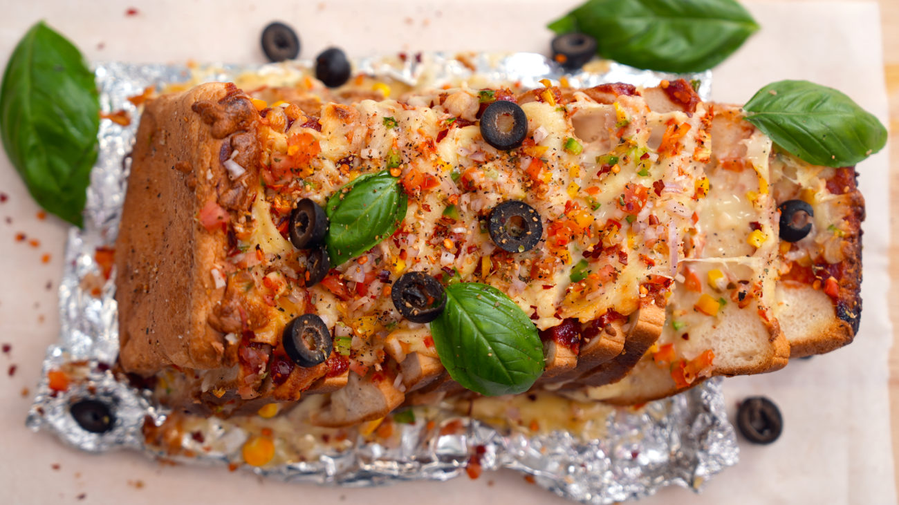 Pull Apart Bread | Pizza Flavoured Bread