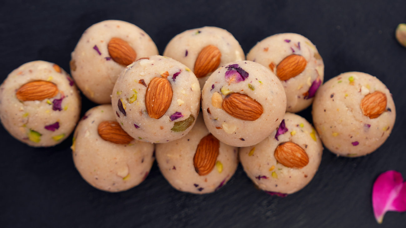 Rava Laddu | Suji ke Ladoo