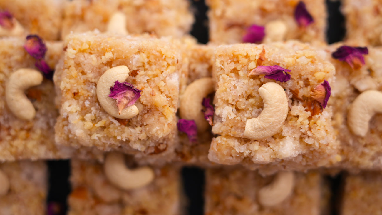 Gond Pak using Honey | Winter Spl Dessert to keep you warm without sugar