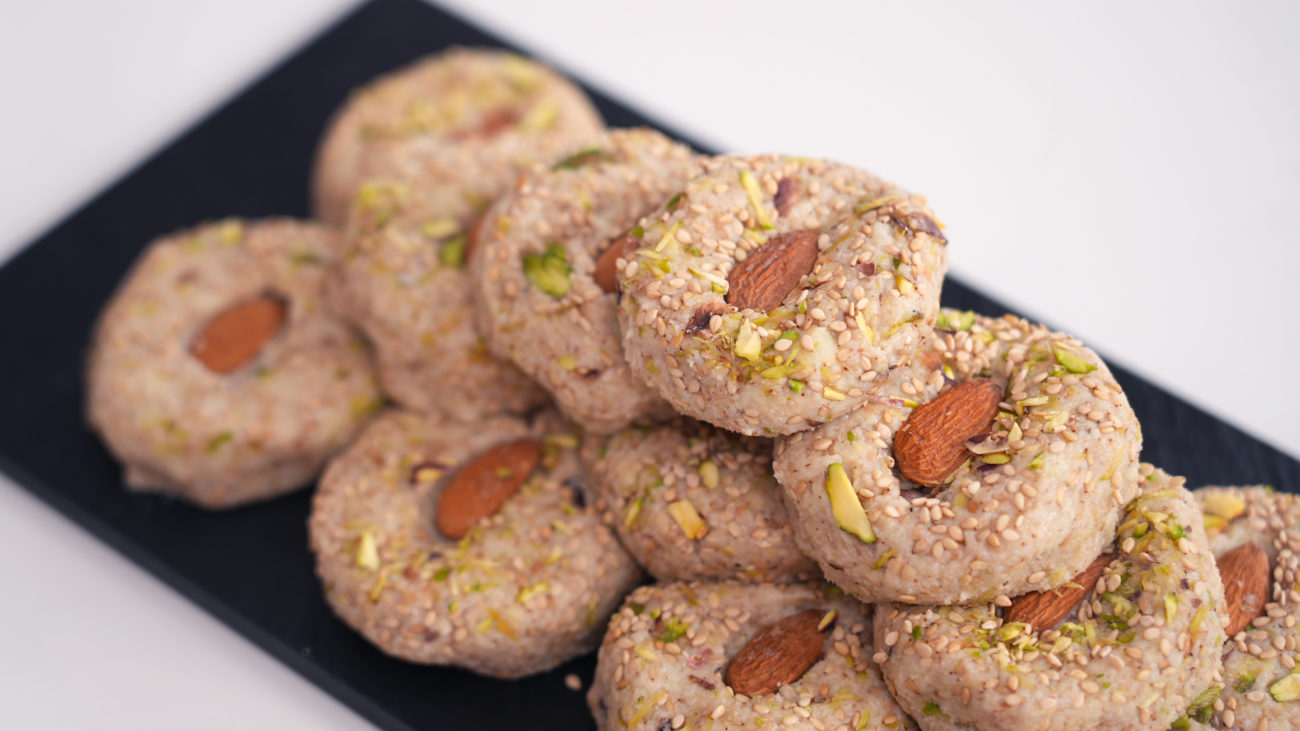 Punjabi Til Bhugga | Til Mawa Laddu | 3 Ingredient Methai