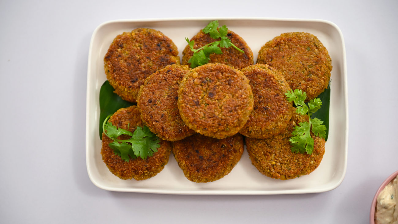 Masoor Dal Kebab, Chilli Garlic Dip