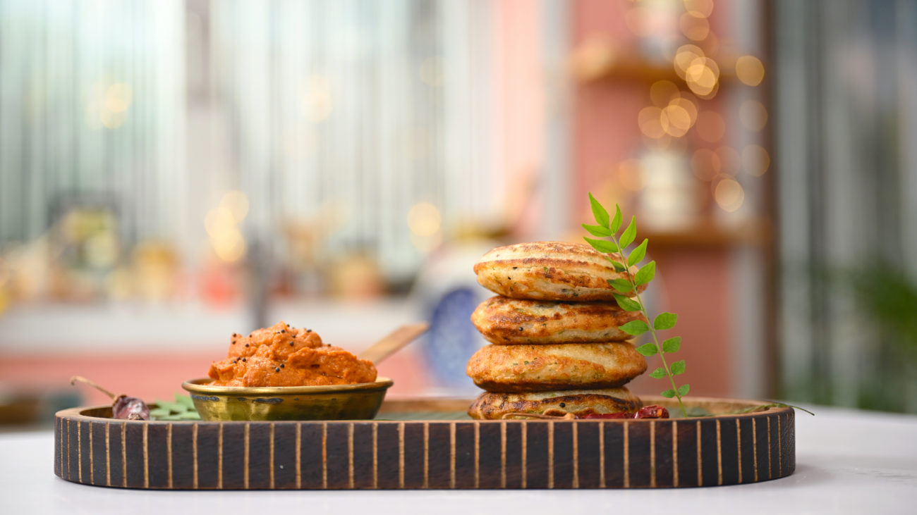 Instant Bun Dosa | Onion Tomato Chutney